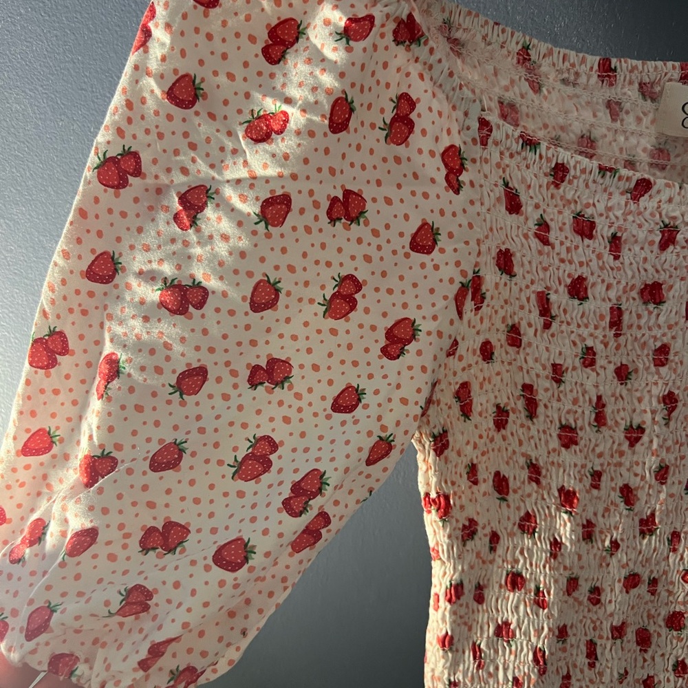 Strawberry Dress - Picture 3 of 3